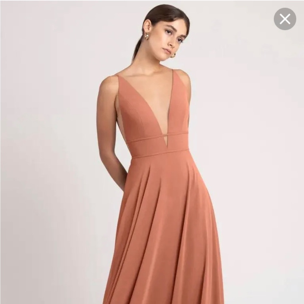 Jenny Yoo. Hollis style in Sedona Sunset